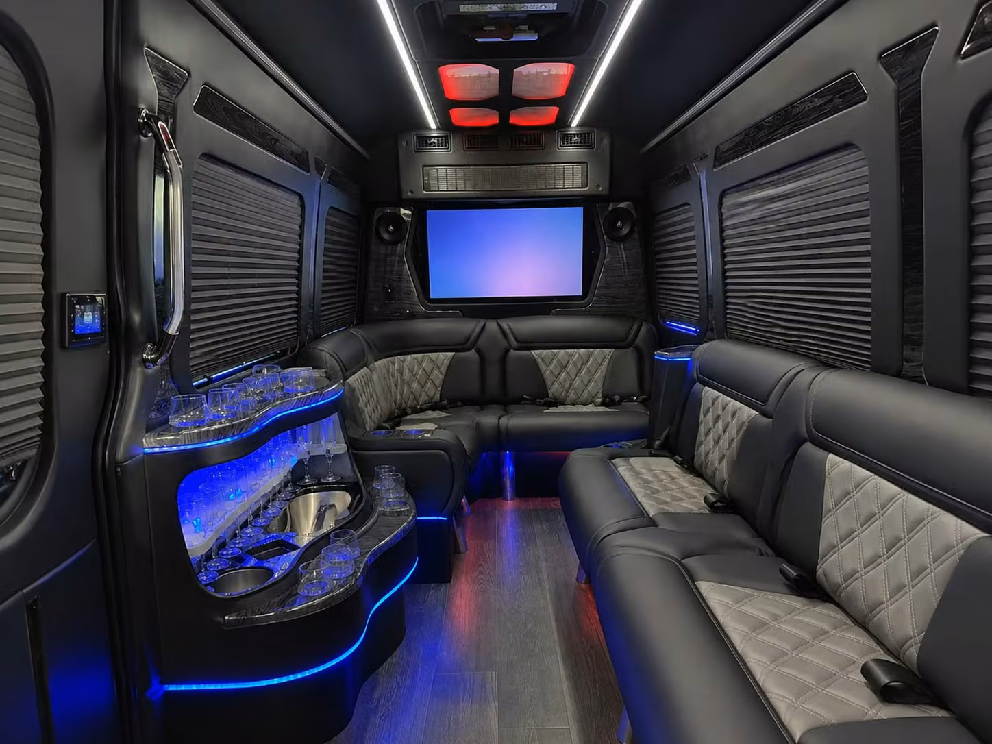 charterbusrentalspringfieldma com makes springfield prom transportation booking fast and stress free