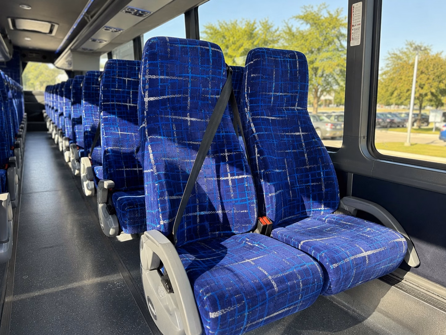 springfield wedding guest shuttles keep every guest on time and stress free